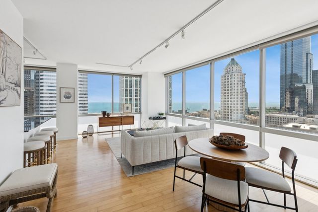 8 E RANDOLPH Street 2904, Chicago, IL 60601