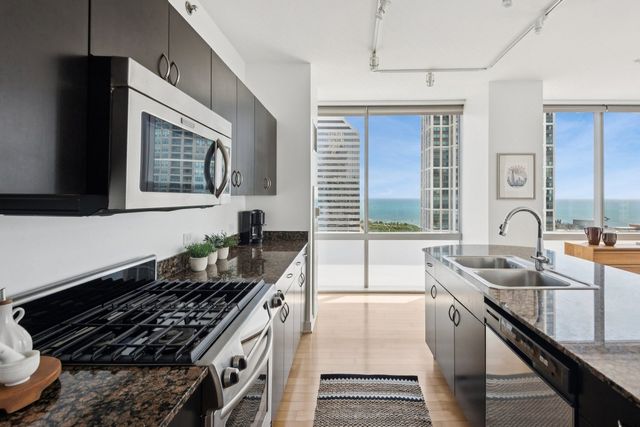 8 E RANDOLPH Street 2904, Chicago, IL 60601
