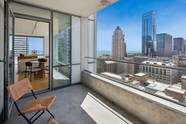 8 E RANDOLPH Street 2904, Chicago, IL 60601
