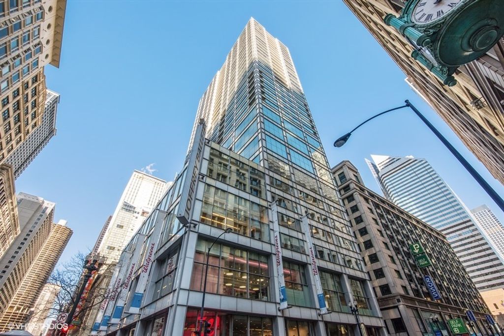8 E RANDOLPH Street 2904, Chicago, IL 60601