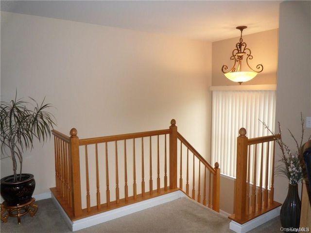 6 Blackmoor Circle, Highland Mills, NY 10930