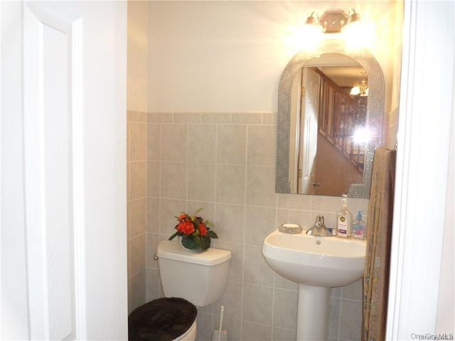 6 Blackmoor Circle, Highland Mills, NY 10930