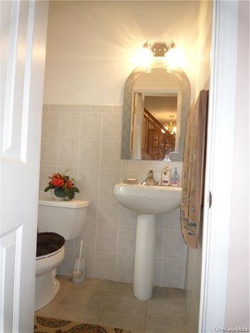 6 Blackmoor Circle, Highland Mills, NY 10930