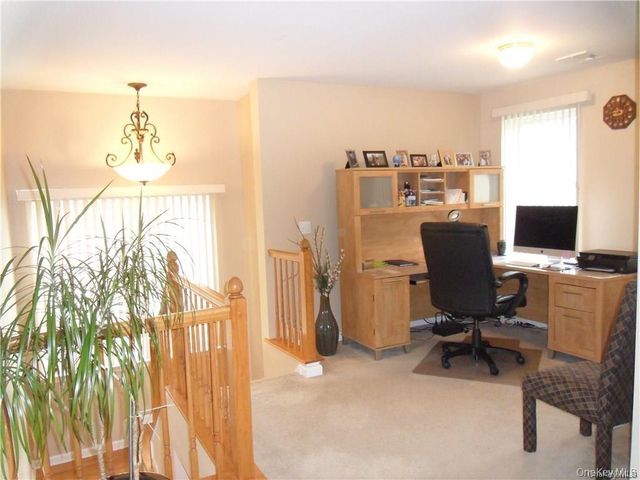 6 Blackmoor Circle, Highland Mills, NY 10930