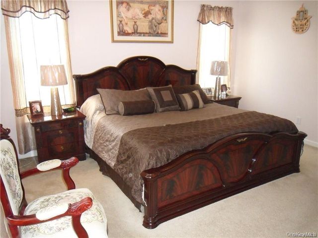 6 Blackmoor Circle, Highland Mills, NY 10930