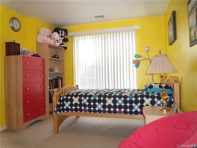 6 Blackmoor Circle, Highland Mills, NY 10930