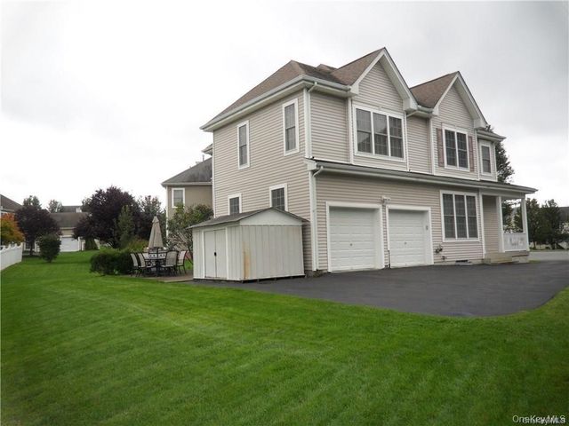 6 Blackmoor Circle, Highland Mills, NY 10930