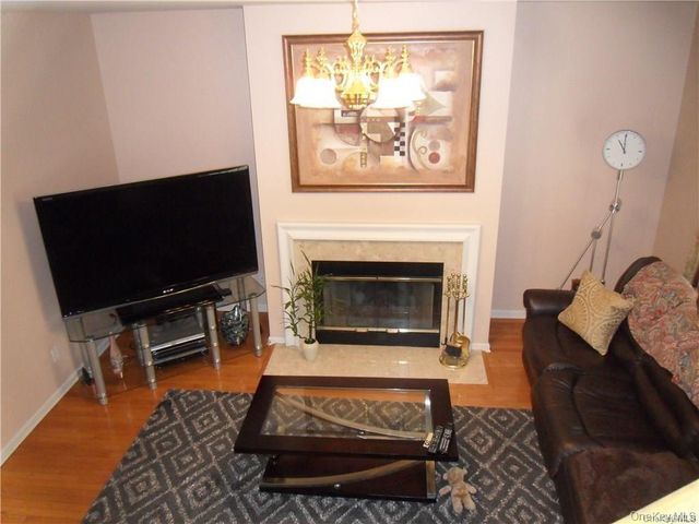 6 Blackmoor Circle, Highland Mills, NY 10930