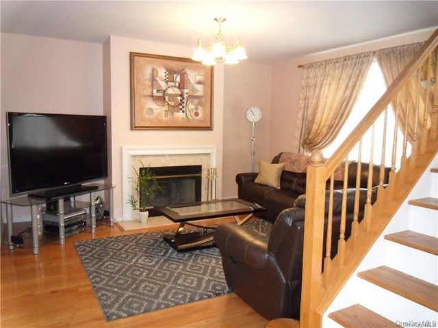 6 Blackmoor Circle, Highland Mills, NY 10930