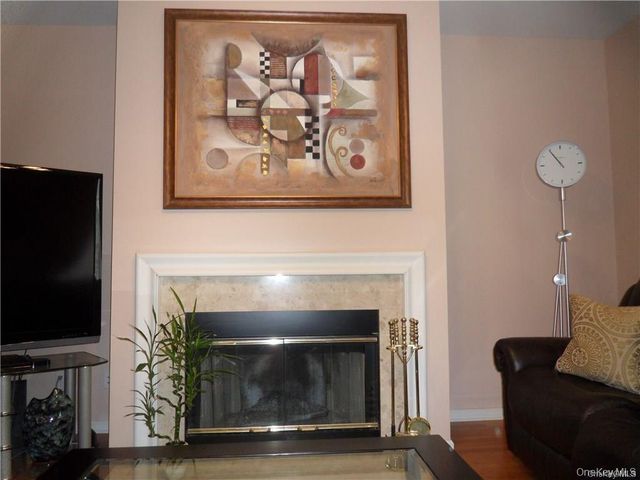 6 Blackmoor Circle, Highland Mills, NY 10930