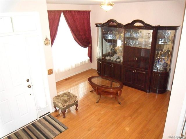 6 Blackmoor Circle, Highland Mills, NY 10930