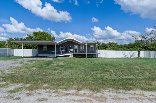 401 Barker Street, Bowie, TX 76230
