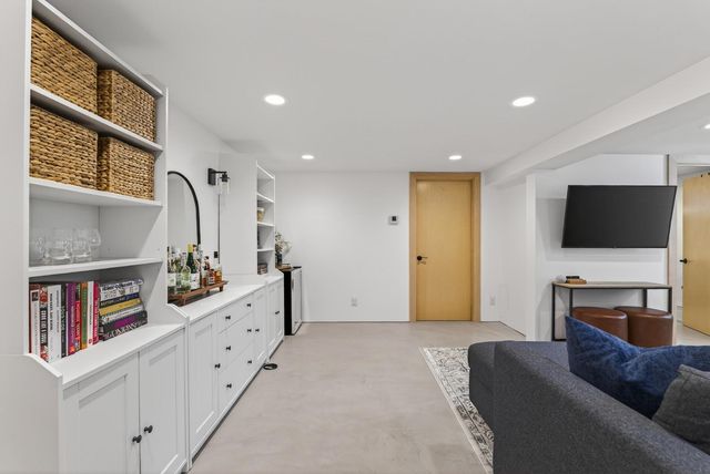 2170 Lincoln Avenue, Saint Paul, MN 55105