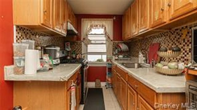 90-32 207th Street, Queens Village, NY 11428