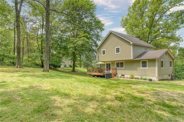 8 Roberts Drive, Monroe, NY 10950