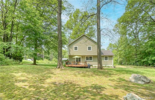 8 Roberts Drive, Monroe, NY 10950