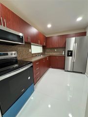 8615 NW 8th St 120, Miami, FL 33126