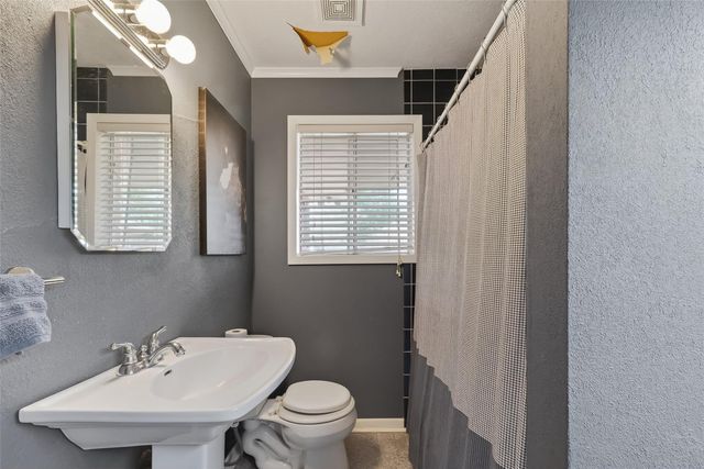 5443 Kingfisher Drive, Houston, TX 77096