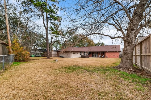 5443 Kingfisher Drive, Houston, TX 77096