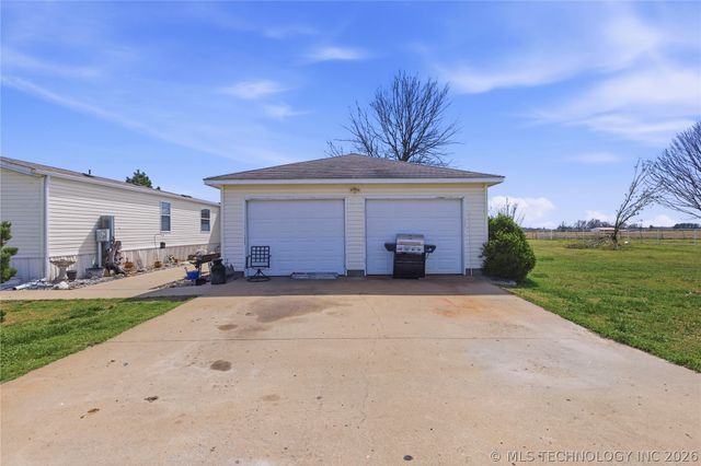 19828 S 365th East Avenue, Porter, OK 74454