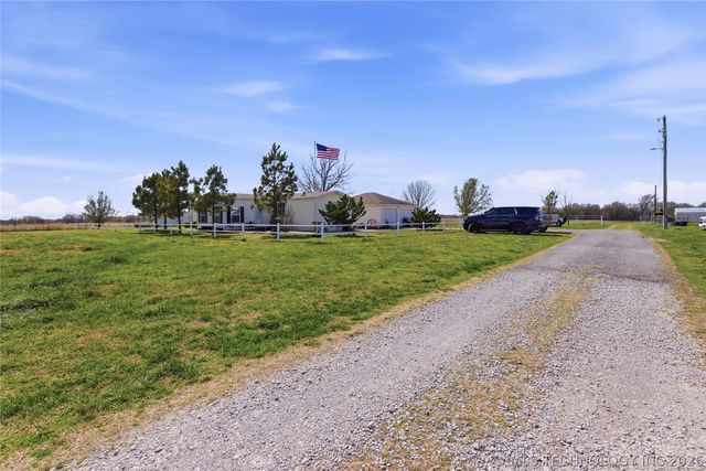 19828 S 365th East Avenue, Porter, OK 74454