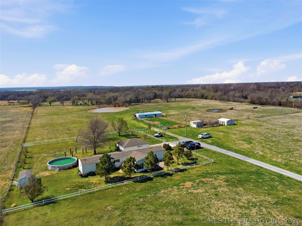 19828 S 365th East Avenue, Porter, OK 74454