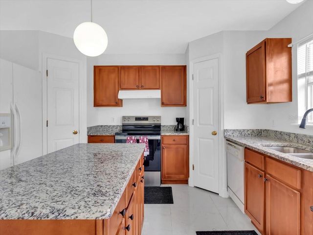 8294 SETTLERS CREEK LOOP, Lakeland, FL 33810
