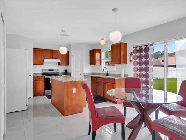 8294 SETTLERS CREEK LOOP, Lakeland, FL 33810