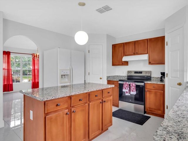 8294 SETTLERS CREEK LOOP, Lakeland, FL 33810
