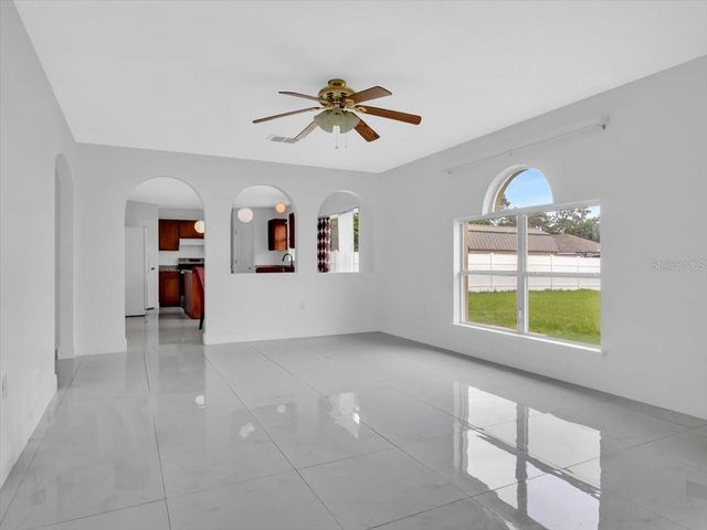 8294 SETTLERS CREEK LOOP, Lakeland, FL 33810