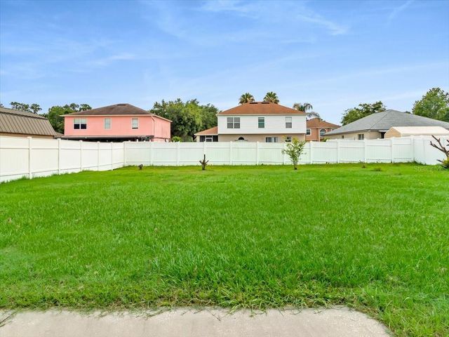 8294 SETTLERS CREEK LOOP, Lakeland, FL 33810