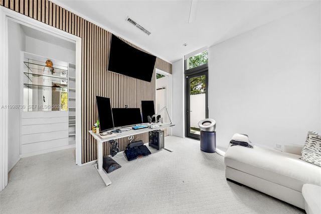 4515 N Michigan Ave, Miami Beach, FL 33140
