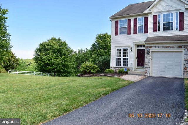 134 MALONEY TER, Avondale, PA 19311