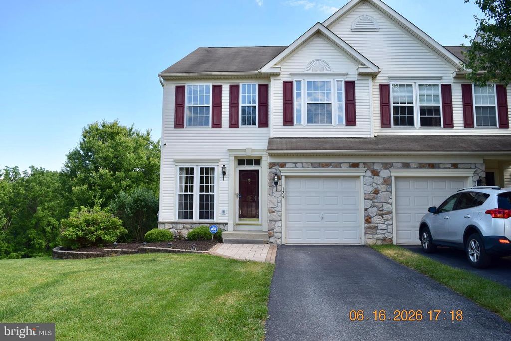 134 MALONEY TER, Avondale, PA 19311