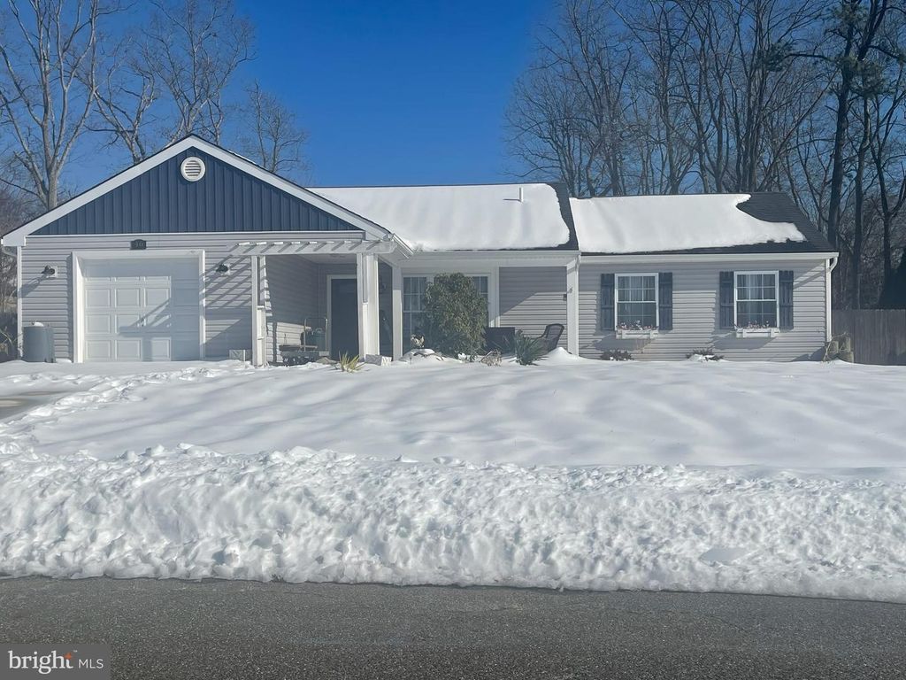 46 CHESTNUT WAY CIR, Barnegat, NJ 08005