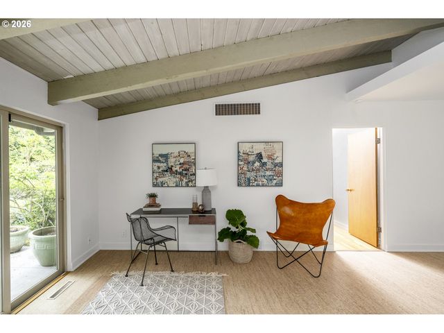 3331 Se STEELE St, Portland, OR 97202