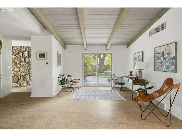 3331 Se STEELE St, Portland, OR 97202