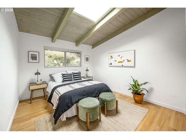 3331 Se STEELE St, Portland, OR 97202