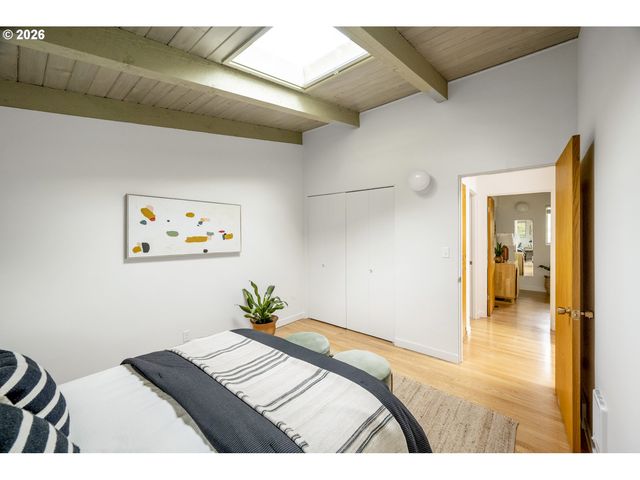 3331 Se STEELE St, Portland, OR 97202