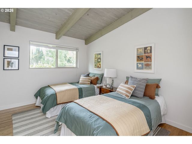 3331 Se STEELE St, Portland, OR 97202