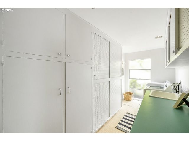 3331 Se STEELE St, Portland, OR 97202