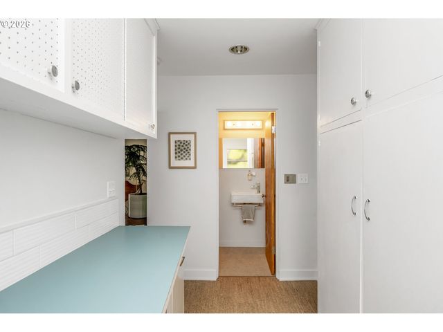 3331 Se STEELE St, Portland, OR 97202