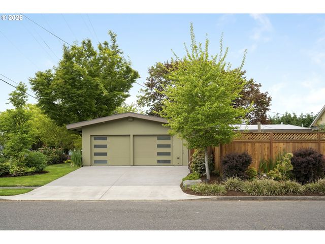 3331 Se STEELE St, Portland, OR 97202