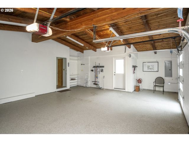 3331 Se STEELE St, Portland, OR 97202