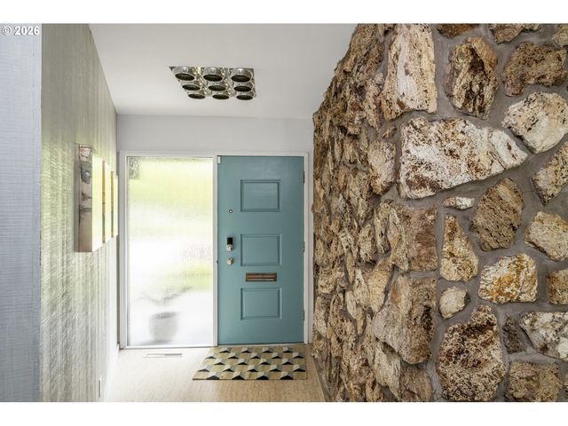 3331 Se STEELE St, Portland, OR 97202