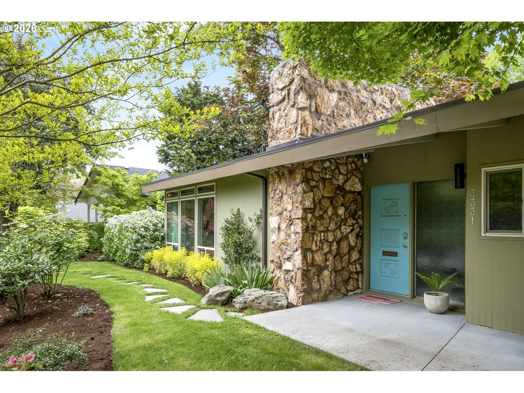 3331 Se STEELE St, Portland, OR 97202