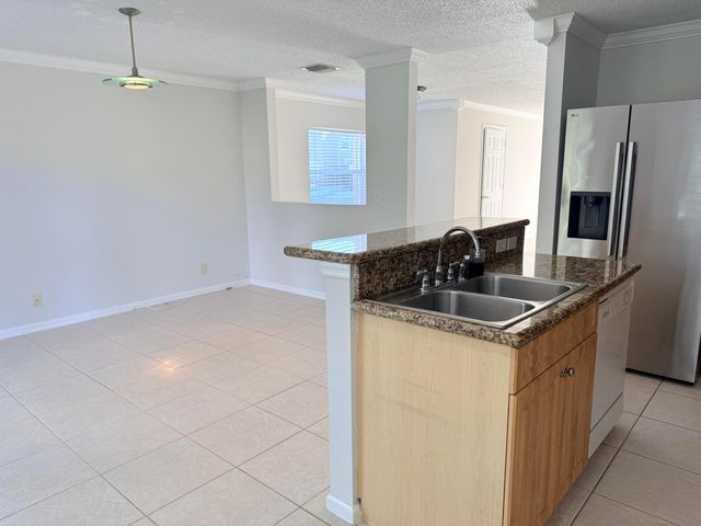 6874 Willow Creek Run, Lake Worth, FL 33463