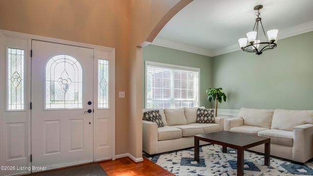 4547 Cherry Forest Cir, Louisville, KY 40245