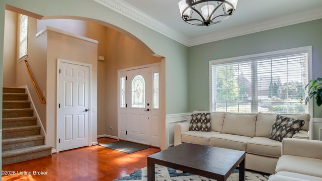 4547 Cherry Forest Cir, Louisville, KY 40245