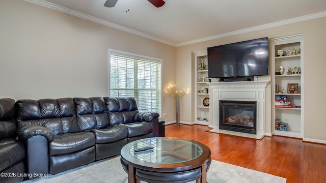 4547 Cherry Forest Cir, Louisville, KY 40245